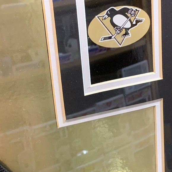 44” X 36” Pittsburgh Penguins SIDNEY CROSBY Autographed Jersey FRAMEWORTH Framed - Picture 5 of 9